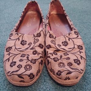 Toms Flats